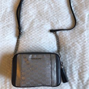 Michael Kors Crossbody: Medium Silver Metallic